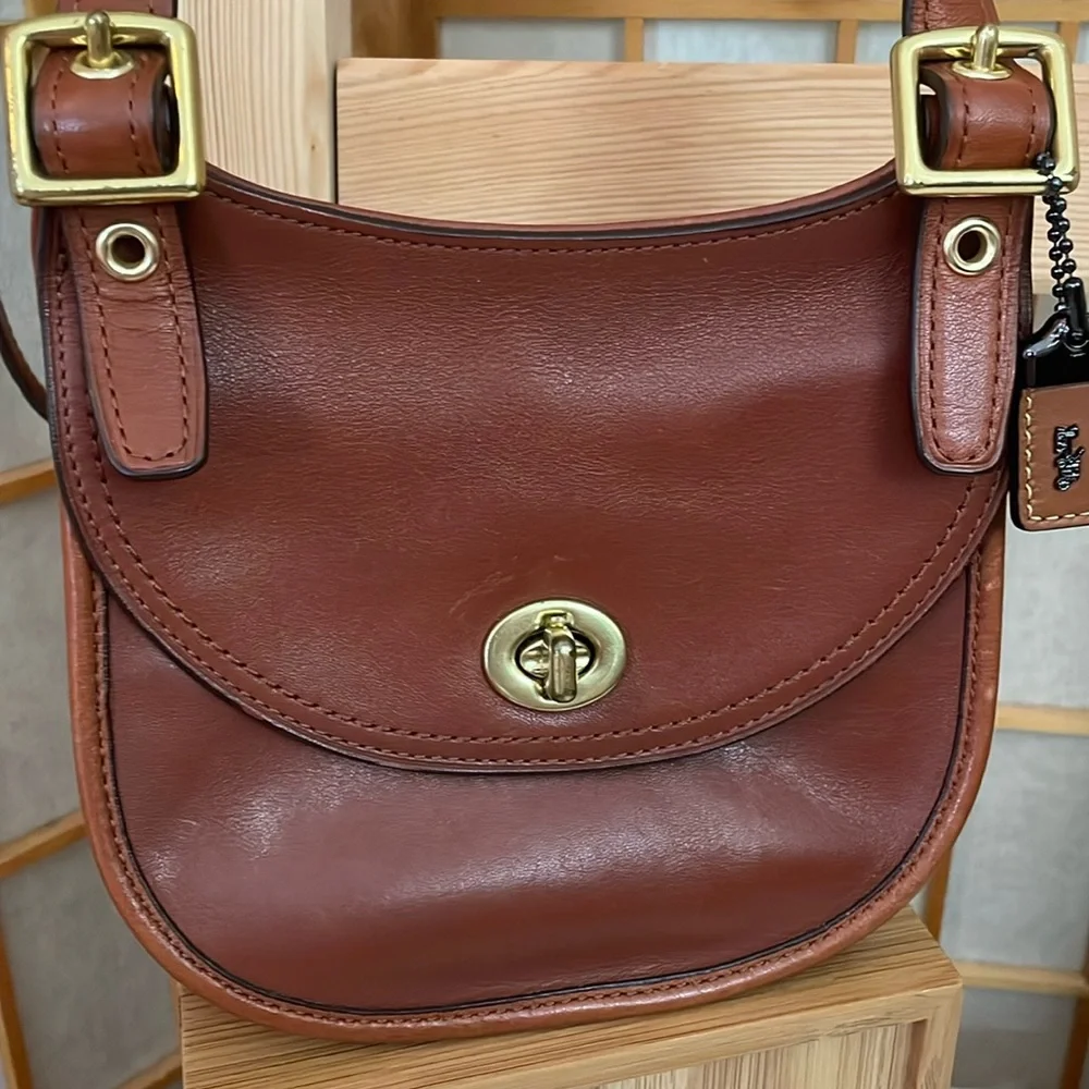 Coach Legacy Brown Leather Mini Saddle Bag & 1941 Horse and Carriage Hangtag - Picture 5 of 17